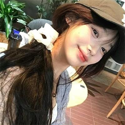 蒙娜丽莎与血月亮
